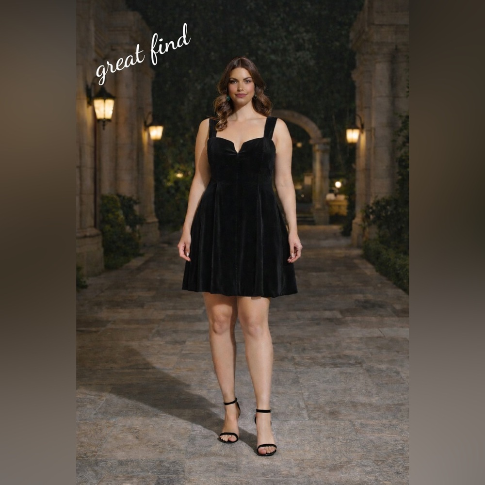 City Triangles Black Mini Dress Size 15 Built-In Bra Sweetheart Neck Party NWT